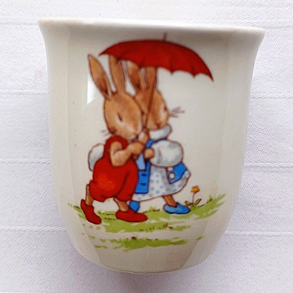 Bunnykins Royal Doulton Vintage Egg Cup
